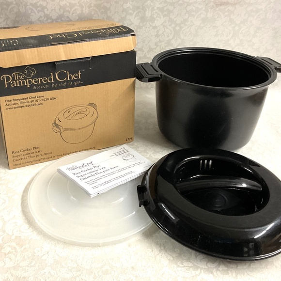 Pampered Chef Rice Cooker Plus #2779 Black 3 Quart Locking Lid, Like New - Picture 3 of 3